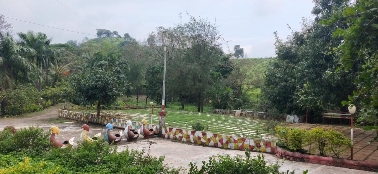 Golden Resort And Farm Nashik Luaran gambar