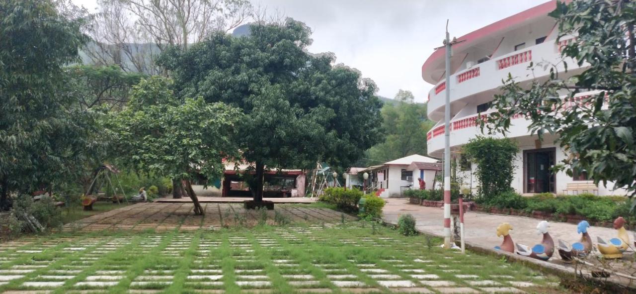 Golden Resort And Farm Nashik Luaran gambar